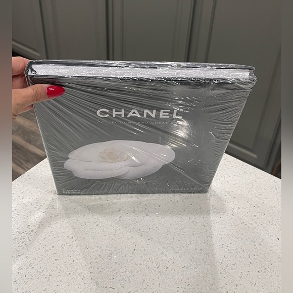 NWT Sealed - CHANEL Collections & Creations Book - Picture 2 of 6